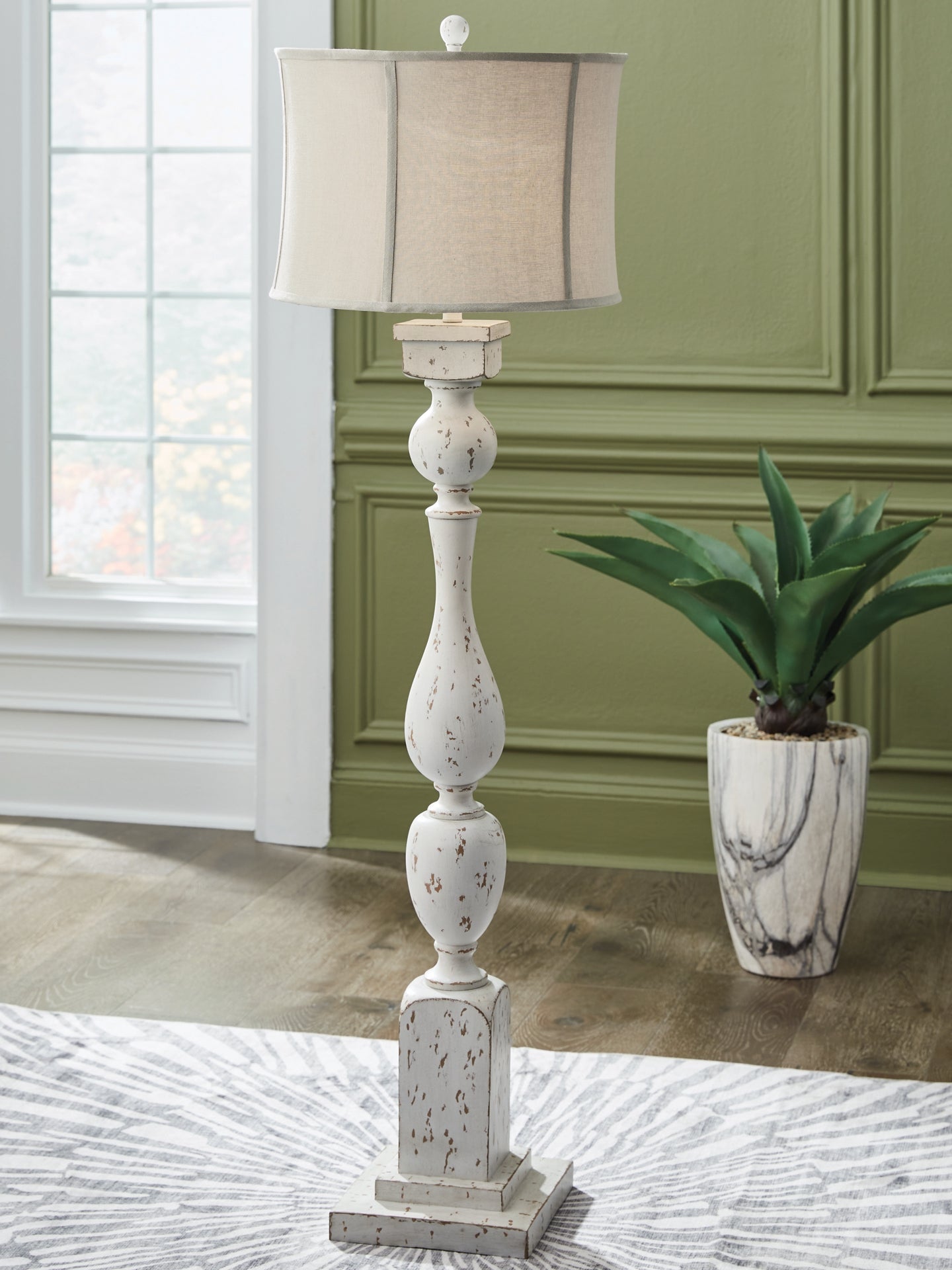 Madsbrook Poly Floor Lamp (1/CN)