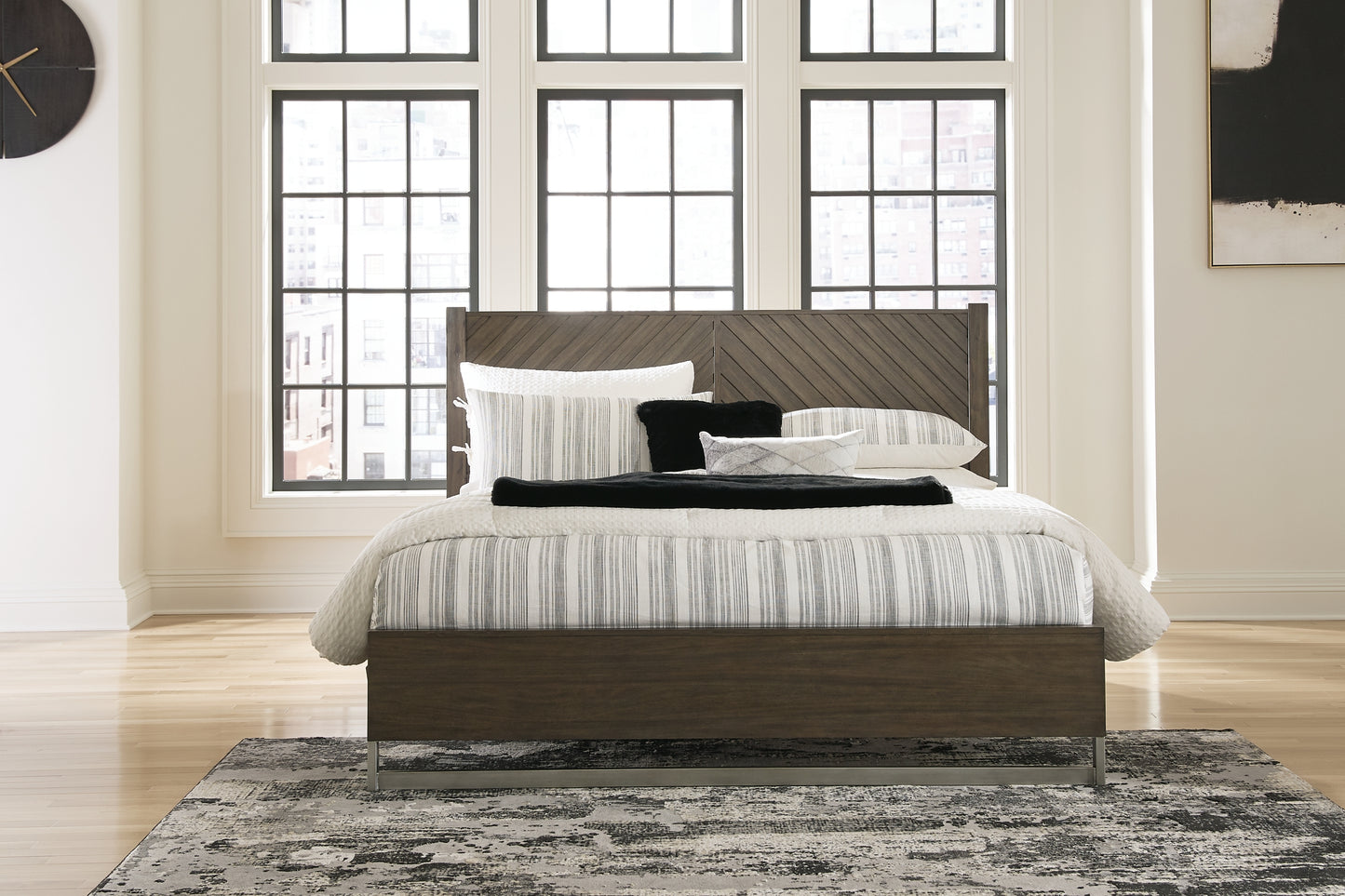 Arkenton King Panel Bed with Mirrored Dresser and Chest